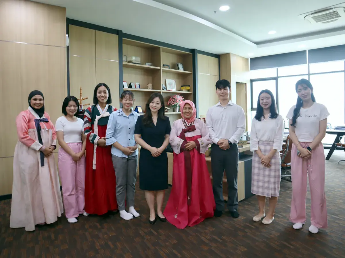 한복을 입고 참여한 아이서당 문화 방문 행사